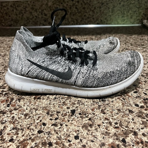 NIKE Free Run Sneakers - Picture 2 of 7